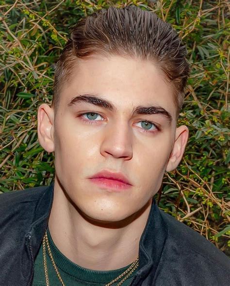 hero fiennes tiffin eye color.